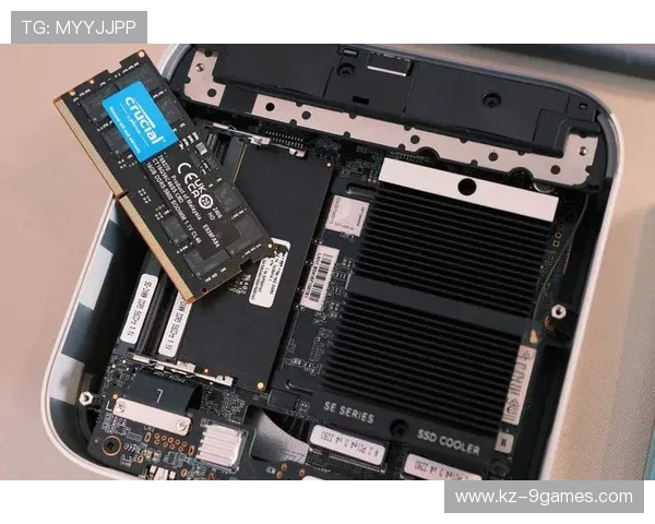 创新英特尔十英寸显示屏游戏机震撼登场娱乐与性能双重提升